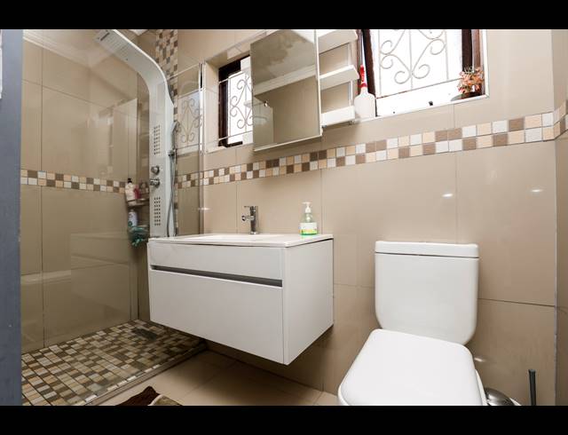 4 BEDROOM HOUSE FOR SALE IN AVOCA